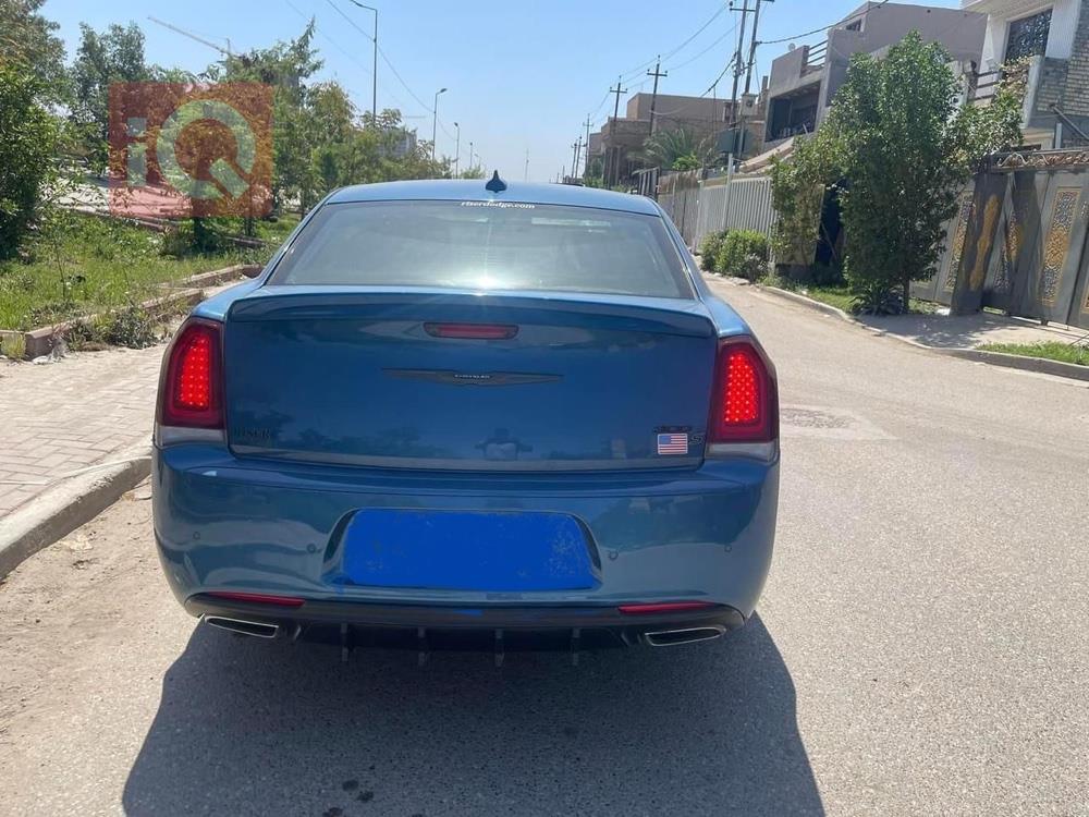 کرایسلەر 300